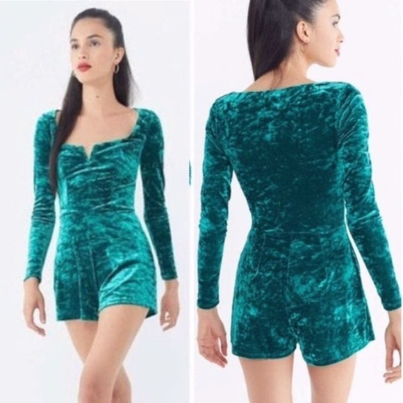 NWT Urban Outfitters Sasha Long Sleeve Velvet Romper in Emerald Green Size Small - Picture 7 of 12